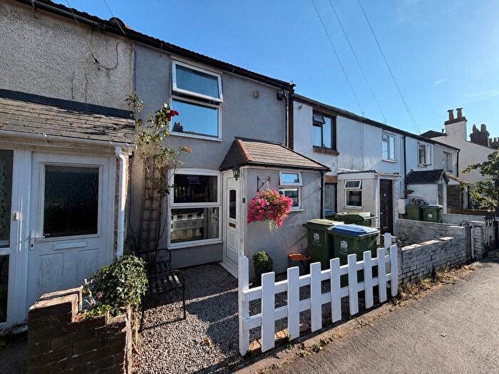 2 Bedroom End Of Terrace House For Sale In Gordon Road, Fareham, PO16