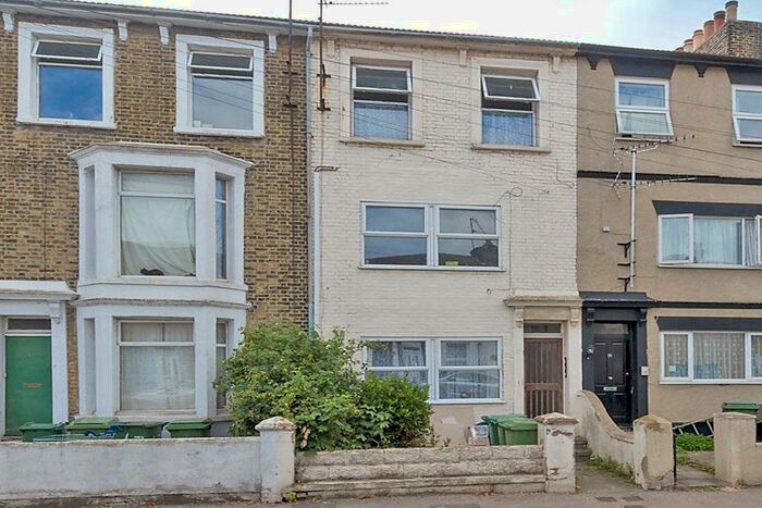 2 Bedroom Apartment To Rent In Alma Road, Sheerness, Kent, ME12
