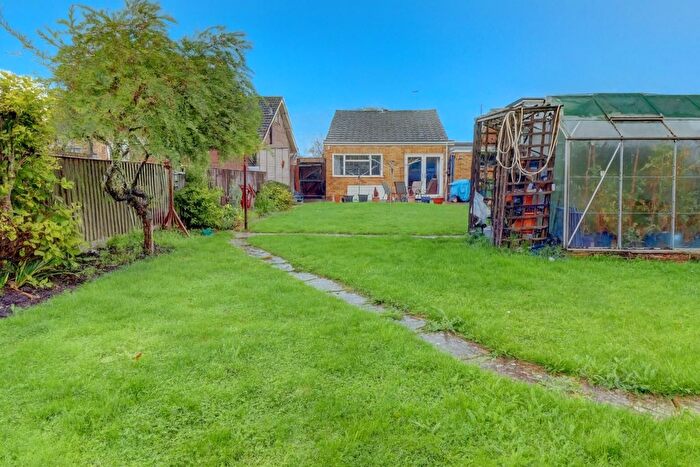 3 Bedroom Bungalow For Sale In Westmead, Princes Risborough, Buckinghamshire, HP27