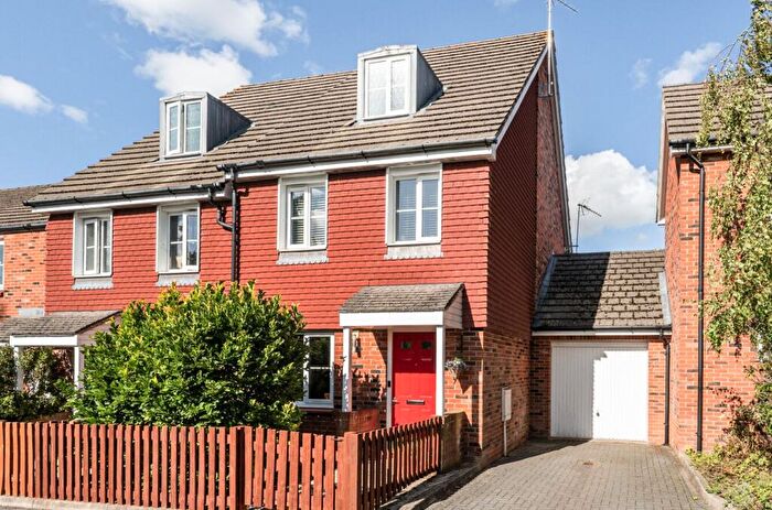 3 Bedroom Semi Detached House For Sale In Barley Road, Andover, SP11
