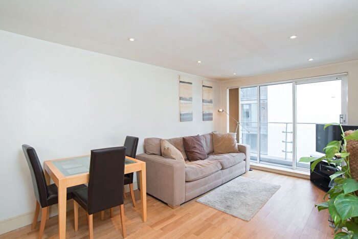 1 Bedroom Flat To Rent In Long Lane, London, SE1