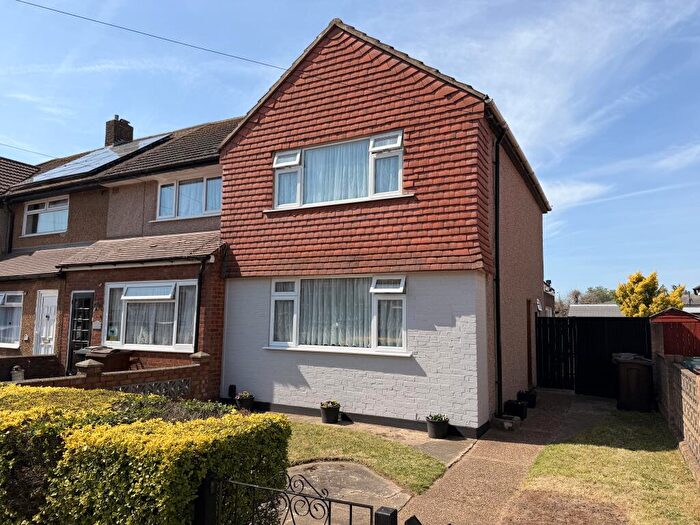 3 Bedroom End Of Terrace House For Sale In Marston Avenue, Dagenham, Barking And Dagenham, RM10