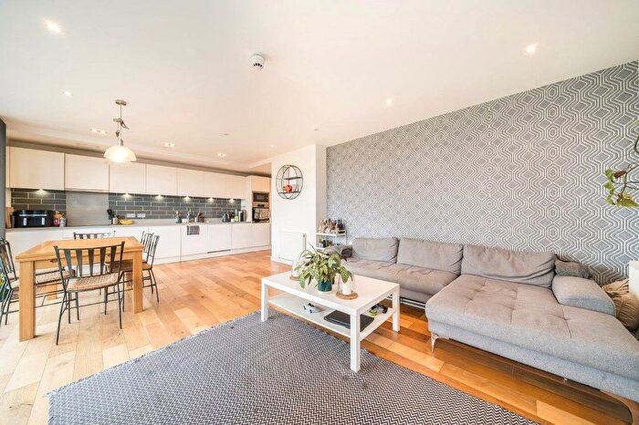 3 Bedroom Flat For Sale In Graphite Point, Palmers Road, London, E2