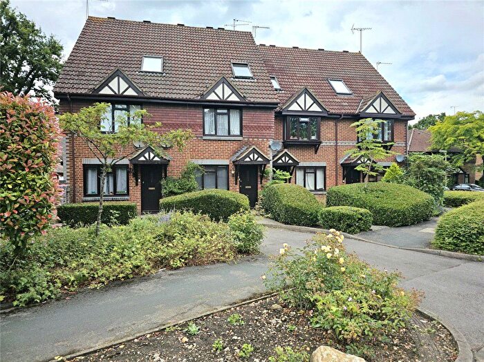 1 Bedroom Maisonette To Rent In Dorchester Court, Oriental Road, Woking, Surrey, GU22