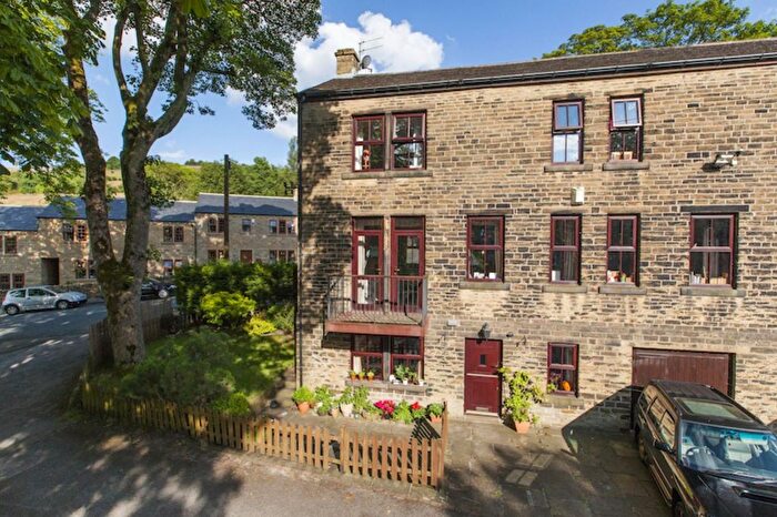 3 Bedroom Detached House To Rent In Charles Court, Station Road, Oxenhope, Keighley, West Yorkshire, Uk, BD22