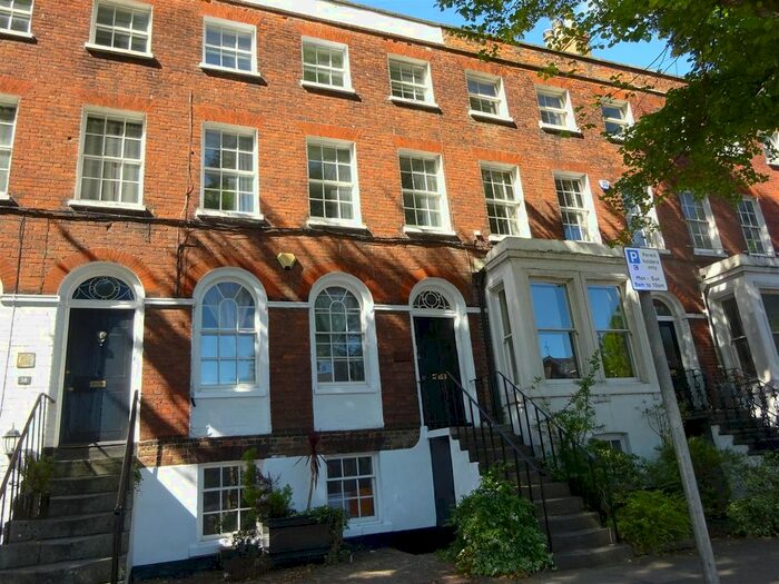 4 Bedroom Terraced House To Rent In Millwood Court, New Road, Chatham, ME4