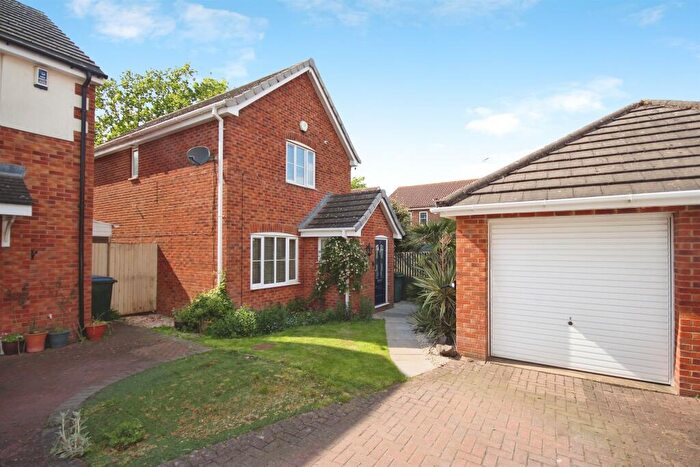 3 Bedroom Detached House For Sale In Sheldrake Close, Binley, Coventry, CV3