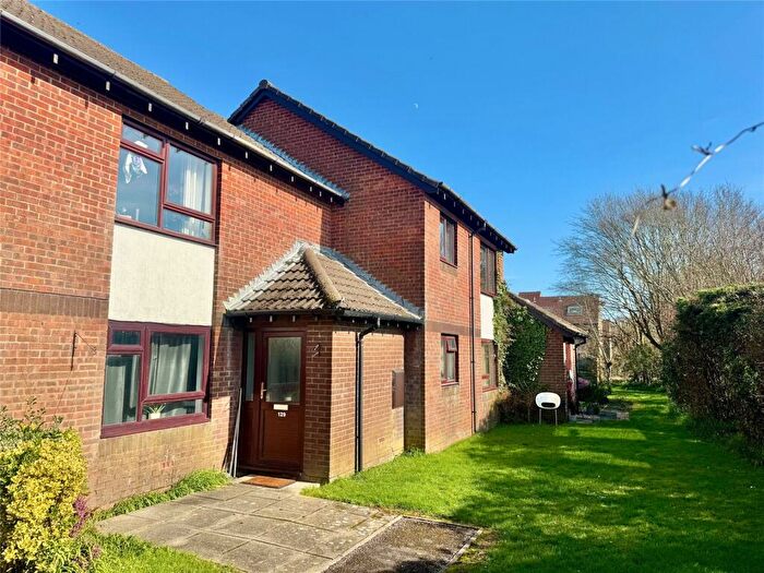 1 Bedroom Apartment For Sale In Eastlands, New Milton, Hampshire, BH25