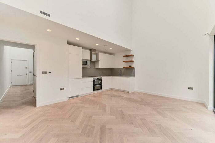 2 Bedroom Flat To Rent In Coppice Yard, Croydon, Croydon, CR0