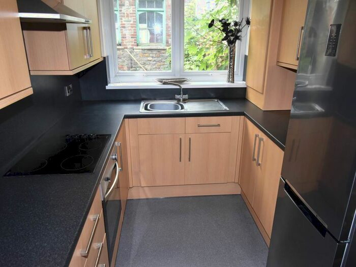 4 Bedroom Property To Rent In St Helens Avenue, Brynmill, Swansea, SA1