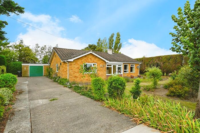 3 Bedroom Detached Bungalow For Sale In Middle Drove, St. Johns Fen End, Wisbech, PE14