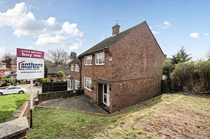 3 Bedroom Semi Detached House For Sale In Coombfield Drive, Darenth, Dartford, Kent, DA2