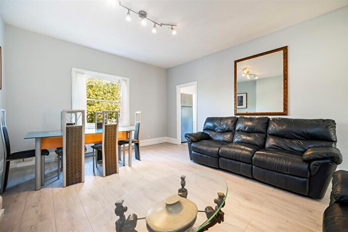 2 Bedroom Flat To Rent In Brondesbury Villas, London, NW6