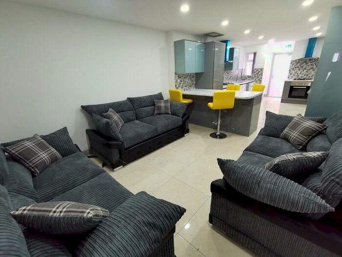 8 Bedroom Terraced House To Rent In Alton Road, Birmingham, B29