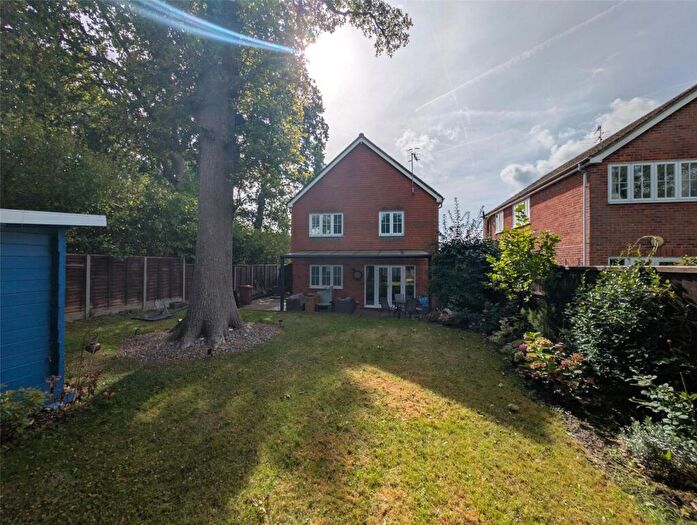 5 Bedroom Detached House For Sale In Collingwood Crescent, Guildford, Surrey, GU1