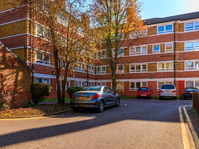 1 Bedroom Flat To Rent In Neckinger Estate, SE16