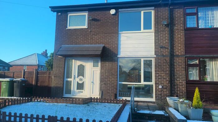3 Bedroom Semi-Detached House To Rent In Derwent Road, Farnworth, Bolton, BL4