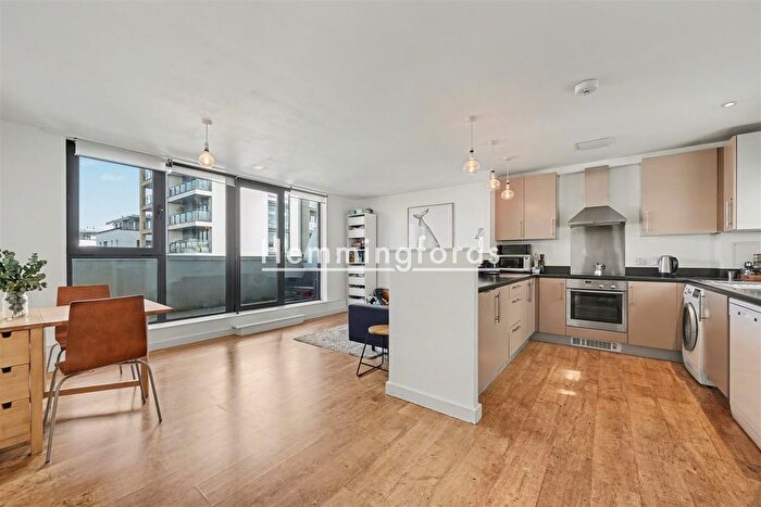 2 Bedroom Flat For Sale In Palmers Road, London, E2