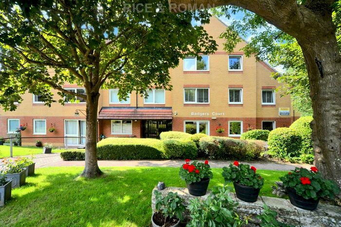 1 Bedroom Flat To Rent In Badgers Court, Epsom, KT17