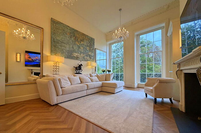 1 Bedroom Apartment For Sale In Norfolk Crescent, Bath, BA1