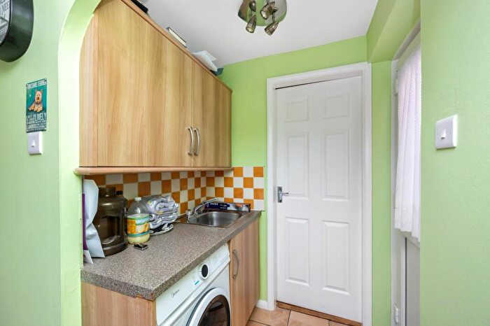 4 Bedroom Detached House For Sale In Grasslands, Smallfield, RH6