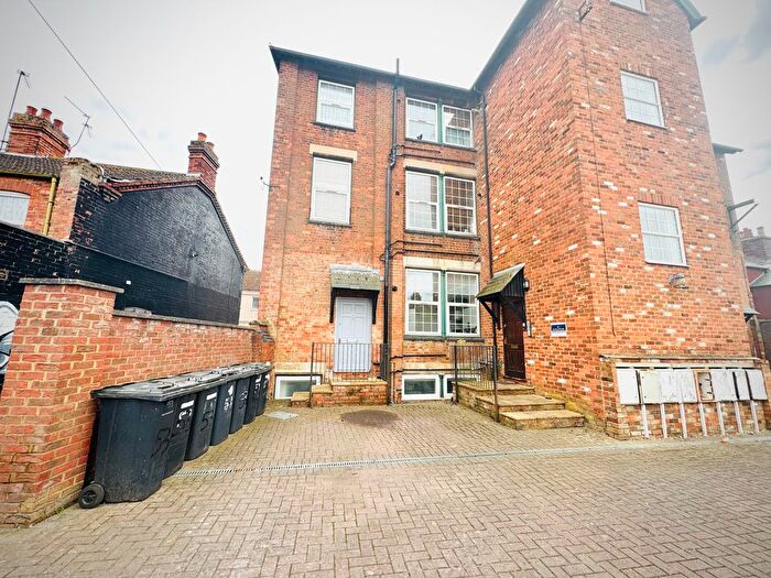 3 Bedroom Flat To Rent In Havelock Street, Kettering, NN16