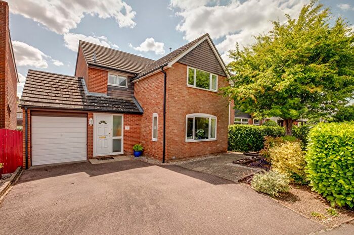 3 Bedroom Detached House For Sale In Old Windmill Way, Long Crendon, HP18