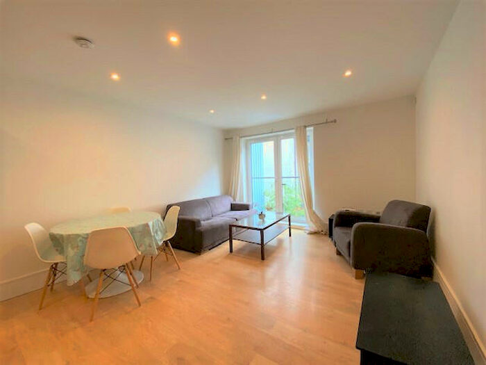 2 Bedroom Flat To Rent In Omega Place, Kings Cross, London, N1