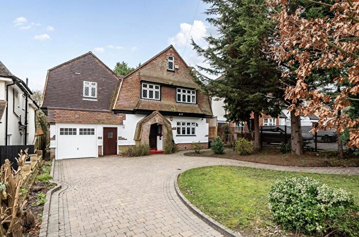 5 Bedroom Detached House For Sale In Warren Road, Ickenham, UB10
