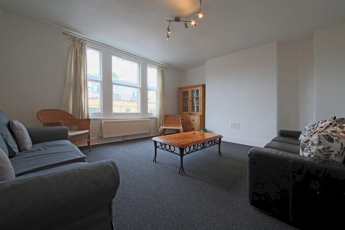 3 Bedroom Maisonette To Rent In Clapham, Clapham North, SW9