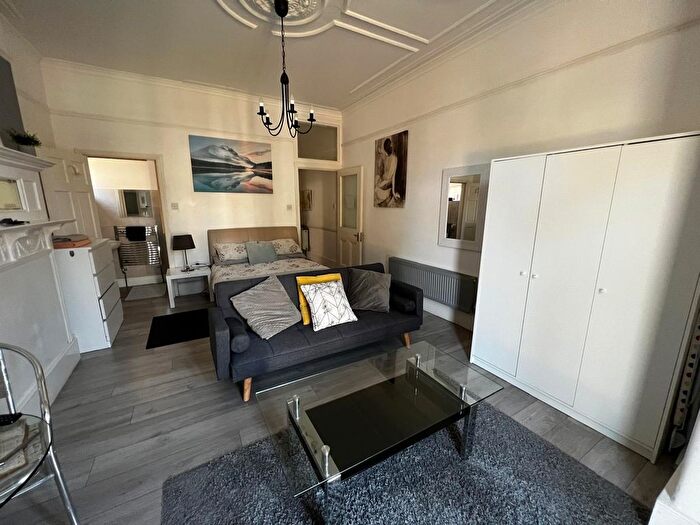 1 Bedroom Flat To Rent In Norbury Court Road, Norbury, SW16