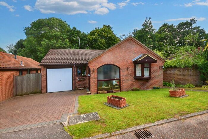 4 Bedroom Detached House For Sale In Swallow Close, East Hunsbury, Northampton, NN4