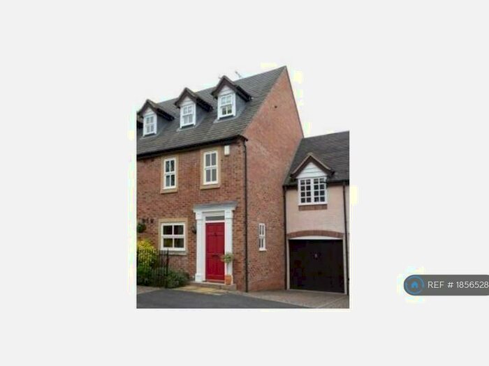 3 Bedroom Semi-Detached House To Rent In The Croft, Henley-In-Arden, B95