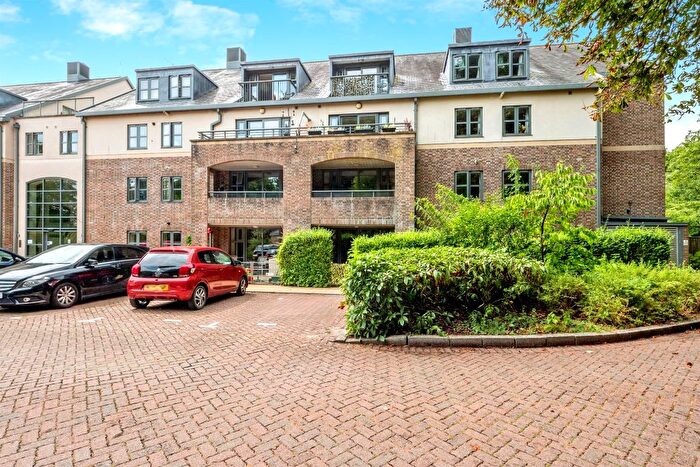 2 Bedroom Flat For Sale In Chestnut Road, Charlton Down, Dorchester, DT2