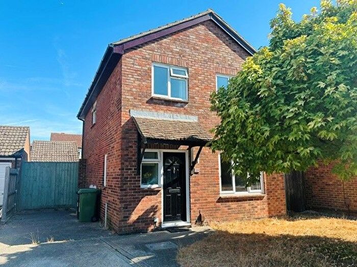 4 Bedroom Detached House For Sale In Wenlock Way, Thatcham, RG19