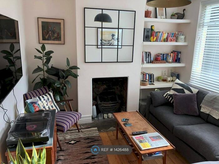 1 Bedroom Maisonette To Rent In Blyth Road, London, E17