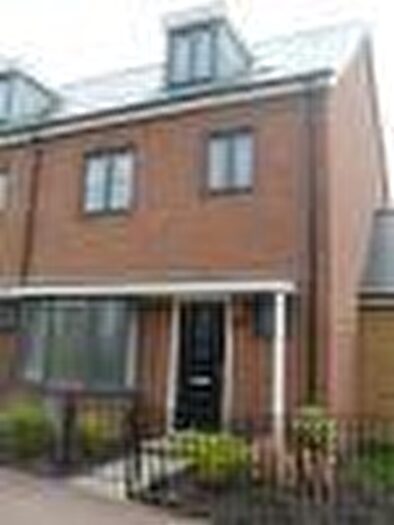 4 Bedroom Semi-Detached House To Rent In Stratford Road, Wolverton, Milton Keynes, MK12