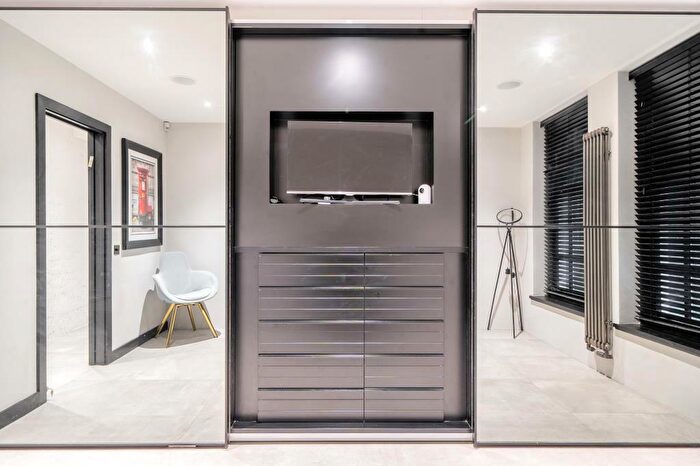 1 Bedroom Flat For Sale In Greenhill, Hampstead Village, NW3