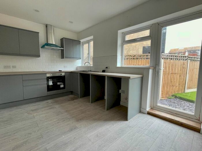 2 Bedroom Flat To Rent In Cavendish Road, Bispham, Blackpool, FY2