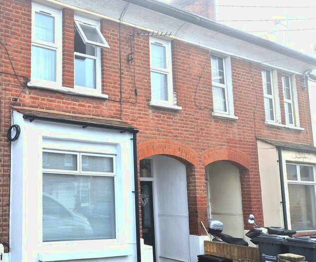 2 Bedroom Maisonette To Rent In Delamere Road, Cheshunt, EN8