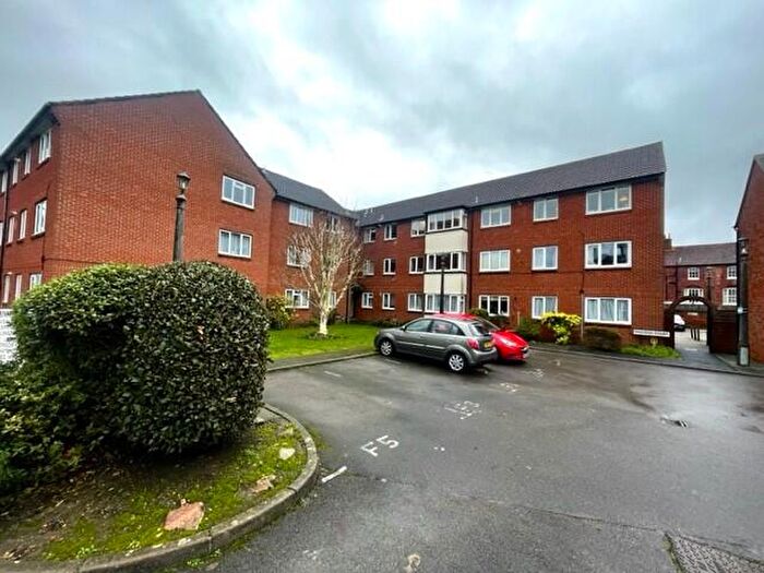2 Bedroom Flat To Rent In Madison Court, Fareham, Hampshire, PO16