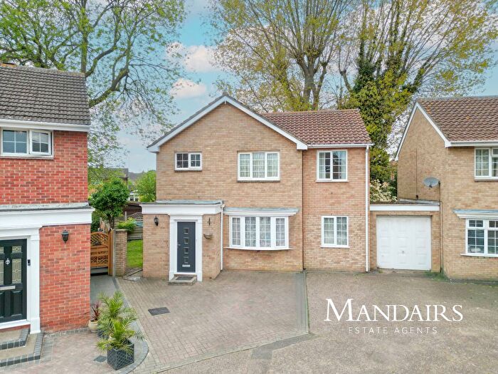 5 Bedroom Link Detached House For Sale In Barry Walk, Fletton, Peterborough, PE2