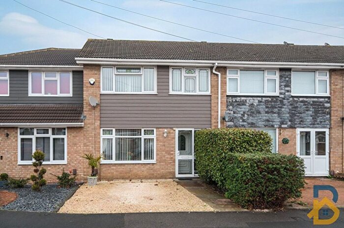 3 Bedroom Terraced House For Sale In Tangmere Crescent, Hornchurch, RM12