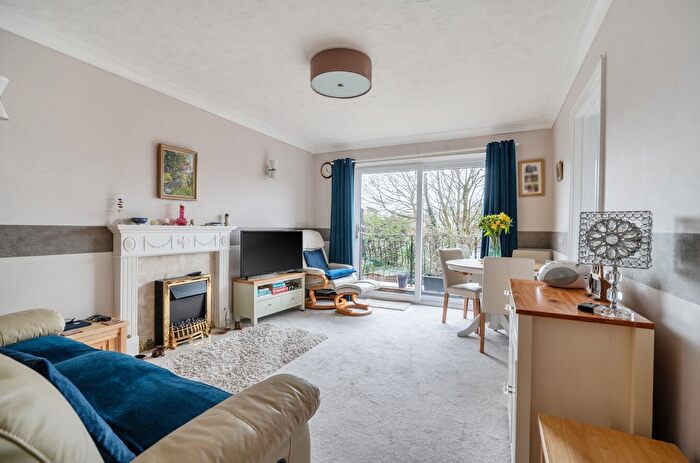 2 Bedroom Flat For Sale In Southfield Avenue, Preston, Paignton, Devon, TQ3