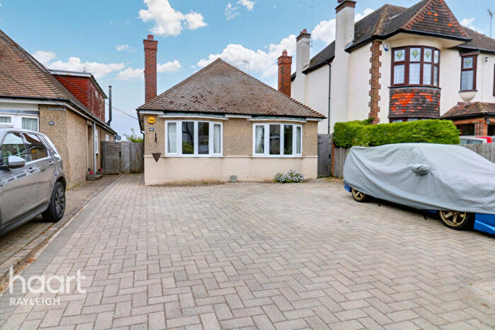 3 Bedroom Detached Bungalow For Sale In Great Wheatley Road, Rayleigh, SS6