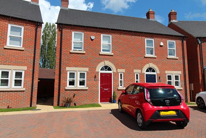 2 Bedroom Semi-Detached House To Rent In Station Crescent, Swadlincote, DE11