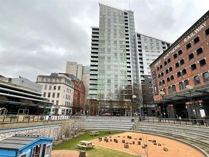2 Bedroom Apartment To Rent In Great Northern Tower, Manchester City Centre, Manchester, M3