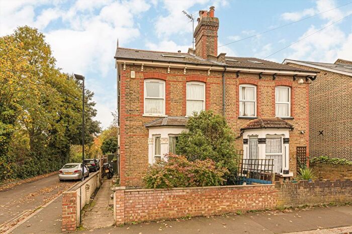 4 Bedroom Semi Detached House For Sale In Parkside Road, Hounslow, TW3