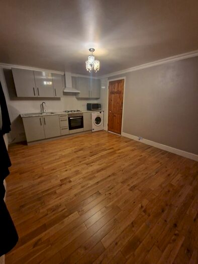 Studio To Rent In Goodmayes Lane, Ilford, IG3
