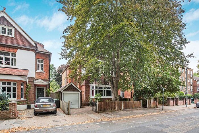 6 Bedroom Detached House For Sale In St. Andrews Square, Surbiton, KT6